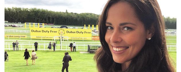Ana Ivanovic bei einem Pferderennen in Newbury Ana Ivanovic bei einem Pferderennen in Newbury