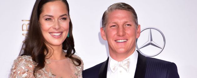 Ana Ivanovic und Bastian Schweinsteiger auf dem roten Teppich Ana Ivanovic und Bastian Schweinsteiger auf dem roten Teppich
