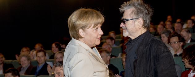 Angela Merkel und Hilmar Thate bei der Präsentation des Films "Die Legende von Paul und Paula" in Be Angela Merkel und Hilmar Thate bei der Präsentation des Films "Die Legende von Paul und Paula" in Be