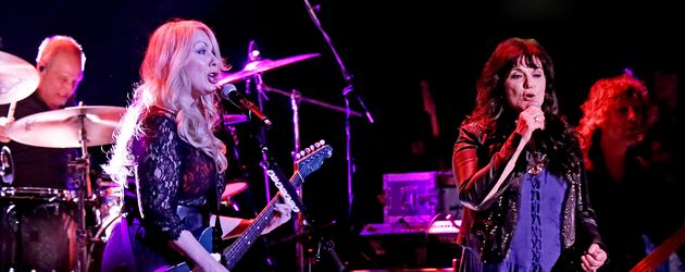 Ann Wilson bei einem "Heart"-Konzert in Manchester Ann Wilson bei einem "Heart"-Konzert in Manchester