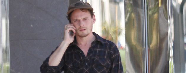 Anton Yelchin beim Shoppen in Beverly Hills Anton Yelchin beim Shoppen in Beverly Hills