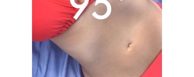 Ashley Graham mit flachem Bauch Ashley Graham mit flachem Bauch