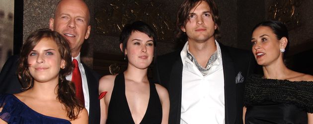 Ashton Kutcher, Rumer Willis, Bruce Willis, Demi Moore und Tallulah Willis Ashton Kutcher, Rumer Willis, Bruce Willis, Demi Moore und Tallulah Willis