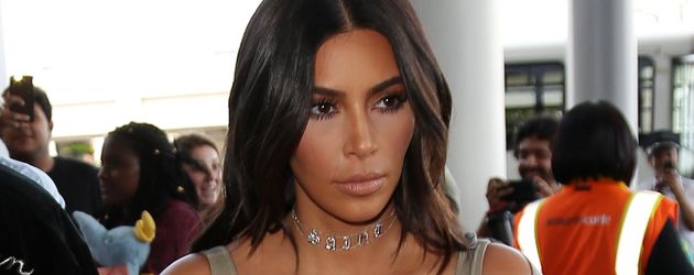 Kim Kardashian am Flughafen von Los Angeles Kim Kardashian am Flughafen von Los Angeles