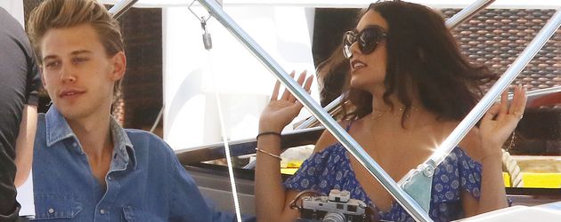 Austin Butler und Vanessa Hudgens auf einer Bootstour Austin Butler und Vanessa Hudgens auf einer Bootstour