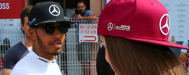 Barbara Palvin und Lewis Hamilton beim GP von Monaco 2016 Barbara Palvin und Lewis Hamilton beim GP von Monaco 2016