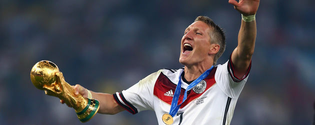 Bastian Schweinsteiger beim Jubel über den WM-Sieg 2014 Bastian Schweinsteiger beim Jubel über den WM-Sieg 2014