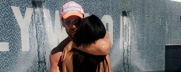 Bastian Yotta und eine unbekannte junge Dame Bastian Yotta und eine unbekannte junge Dame