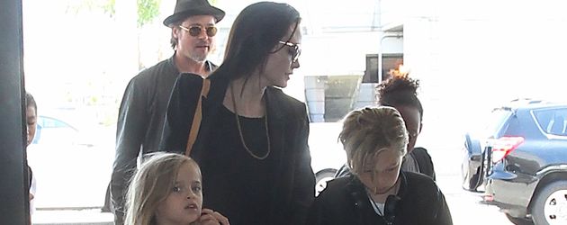 Angelina Jolie, Brad Pitt, Shiloh Jolie-Pitt, Zahara Marley Jolie-Pitt und Vivienne Jolie-Pitt Angelina Jolie, Brad Pitt, Shiloh Jolie-Pitt, Zahara Marley Jolie-Pitt und Vivienne Jolie-Pitt