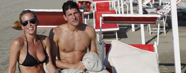 Carina Wanzung und Mario Gomez im Italien-Urlaub 2014 Carina Wanzung und Mario Gomez im Italien-Urlaub 2014