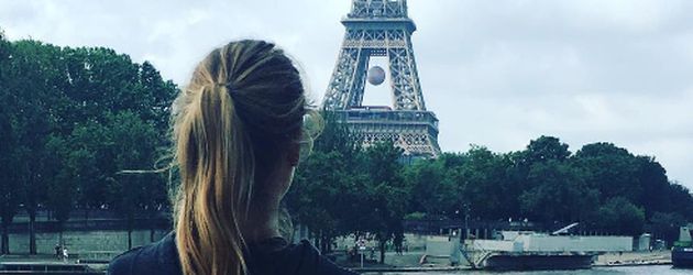 It-Girl Cathy Hummels vor dem Eiffelturm in Paris It-Girl Cathy Hummels vor dem Eiffelturm in Paris