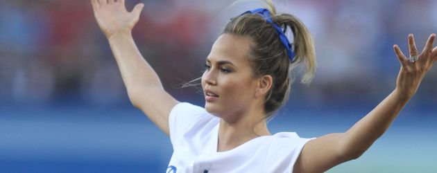 Chrissy Teigen im Stadion der Los Angeles Dodgers Chrissy Teigen im Stadion der Los Angeles Dodgers