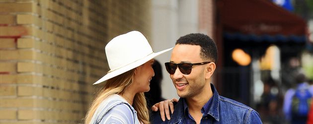 Chrissy Teigen und John Legend Chrissy Teigen und John Legend