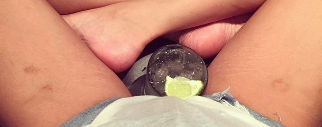 Chrissy Teigen zeigt ihre Dehnungsstreifen Chrissy Teigen zeigt ihre Dehnungsstreifen