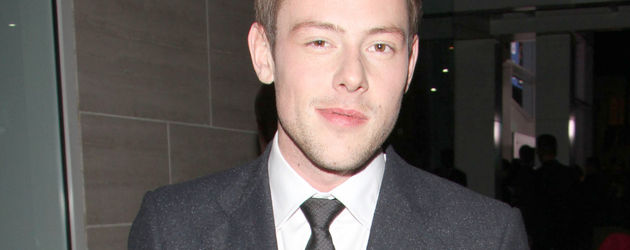 Cory Monteith schreibt Autogramme Cory Monteith schreibt Autogramme
