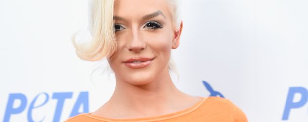 Courtney Stodden bei dem 35. Geburtstag von PETA Courtney Stodden bei dem 35. Geburtstag von PETA