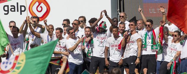 Cristiano Ronaldo bei der EM-Feier in Lissabon Cristiano Ronaldo bei der EM-Feier in Lissabon
