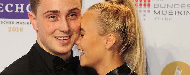 Dagi Bee und ihr Freund Eugen beim Echo 2016 in Berlin Dagi Bee und ihr Freund Eugen beim Echo 2016 in Berlin