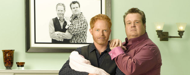 Mitchell und Cam mit Baby Lily bei "Modern Family" Mitchell und Cam mit Baby Lily bei "Modern Family"