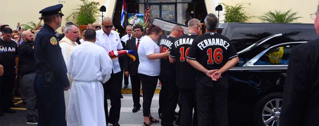 Ein Bild der Trauerfeier von Jose Fernandez Ein Bild der Trauerfeier von Jose Fernandez