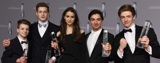Die Darsteller des "Club der roten Bänder" mit dem Deutschen Fernsehpreis Die Darsteller des "Club der roten Bänder" mit dem Deutschen Fernsehpreis