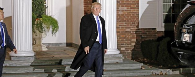 Donald Trump verlässt im November 2016 seinen Golf-Club in New Jersey Donald Trump verlässt im November 2016 seinen Golf-Club in New Jersey