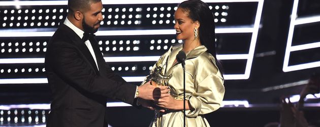 Drake und Rihanna bei den "MTV Video Music Awards 2016" Drake und Rihanna bei den "MTV Video Music Awards 2016"