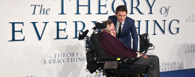 Eddie Redmayne und Stephen Hawking Eddie Redmayne und Stephen Hawking