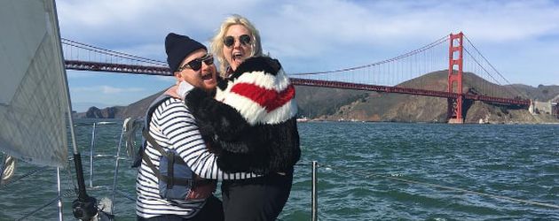 US-Sängerin Elle King mit ihrem damaligen Freund, Februar 2016 US-Sängerin Elle King mit ihrem damaligen Freund, Februar 2016