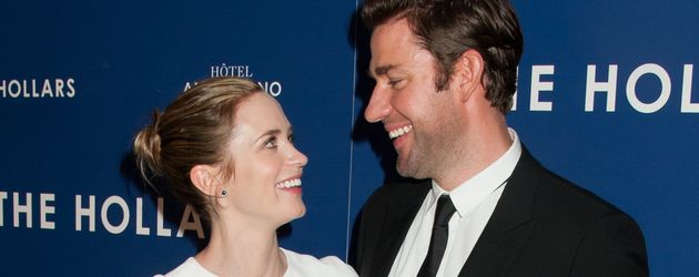 Emily Blunt mit ihrem Mann John Krasinski beim "The Hollars" Screening in New York Emily Blunt mit ihrem Mann John Krasinski beim "The Hollars" Screening in New York