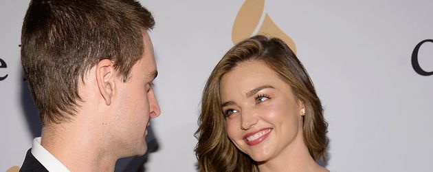 Evan Spiegel und Miranda Kerr bei einem Event im Februar 2016 Evan Spiegel und Miranda Kerr bei einem Event im Februar 2016