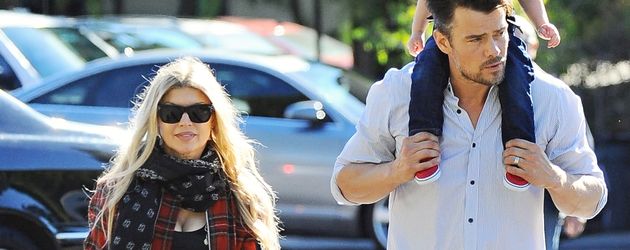 Fergie, Josh Duhamel und Axl Jack Duhamel bei einem Ausflug Fergie, Josh Duhamel und Axl Jack Duhamel bei einem Ausflug