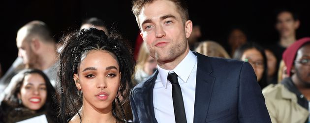 FKA Twigs und Robert Pattinson bei der "The Lost City Of Z"-Premiere in London FKA Twigs und Robert Pattinson bei der "The Lost City Of Z"-Premiere in London