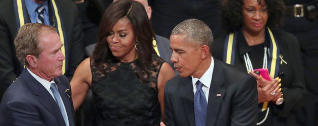 George W. Bush, Michelle Obama und Barack Obama in Dallas George W. Bush, Michelle Obama und Barack Obama in Dallas