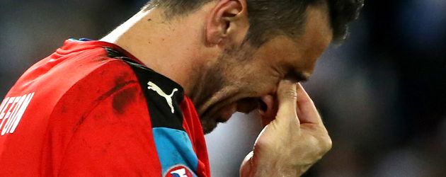 Gianluigi Buffon nach der EM-Achtelfinal-Niederlage gegen Deutschland Gianluigi Buffon nach der EM-Achtelfinal-Niederlage gegen Deutschland