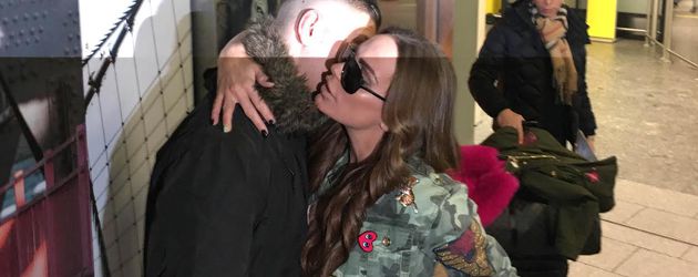 Gina-Lisa Lohfink vor dem Dschungel-Abflug mit ihrem Emir am Flughafen in Frankfurt Gina-Lisa Lohfink vor dem Dschungel-Abflug mit ihrem Emir am Flughafen in Frankfurt