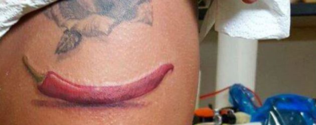 Gina-Lisa Lohfinks neues Chili-Tattoo Gina-Lisa Lohfinks neues Chili-Tattoo