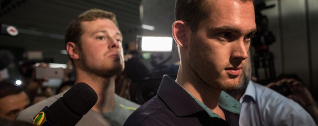 Gunnar Bentz und Jack Conger beim Verlassen der Polizeistation in Rio Gunnar Bentz und Jack Conger beim Verlassen der Polizeistation in Rio