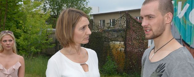 GZSZ-Szene mit Valentina Pahde, Joana Schümer und Eric Stehfest GZSZ-Szene mit Valentina Pahde, Joana Schümer und Eric Stehfest
