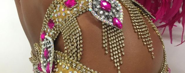 Izabel Goulart im Samba-Kostüm Izabel Goulart im Samba-Kostüm