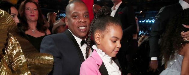 Jay-Z mit Blue Ivy bei den Grammy Awards 2017 Jay-Z mit Blue Ivy bei den Grammy Awards 2017