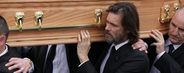 Jim Carrey bei der Beerdigung von Cathriona White im Oktober 2015 Jim Carrey bei der Beerdigung von Cathriona White im Oktober 2015