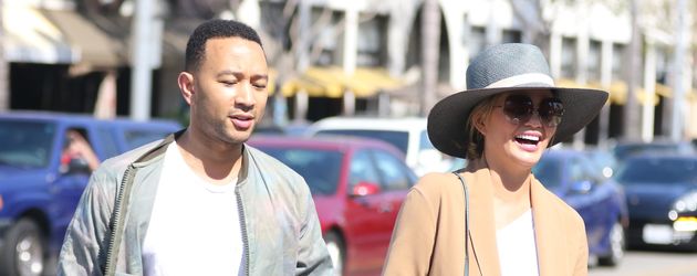 John Legend und Chrissy Teigen in Beverly Hills John Legend und Chrissy Teigen in Beverly Hills