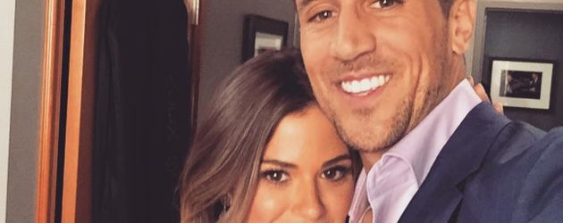 JoJo Fletcher und ihr Verlobter Jordan Rodgers JoJo Fletcher und ihr Verlobter Jordan Rodgers