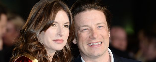 Jools und Jamie Oliver bei der Premiere des Films "Eddie the Eagle" in London Jools und Jamie Oliver bei der Premiere des Films "Eddie the Eagle" in London
