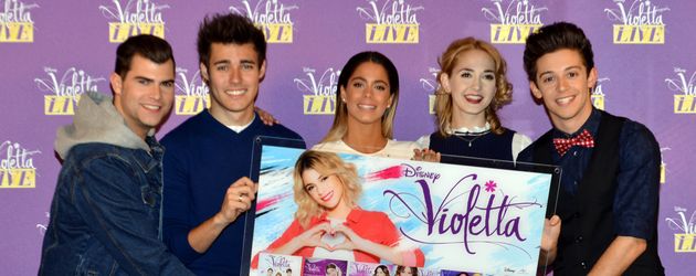 Jorge Blanco und der Cast von Violetta Jorge Blanco und der Cast von Violetta