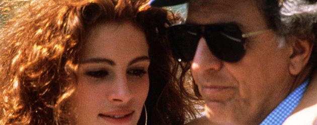 Julia Roberts und Garry Marshall bei den Dreharbeiten für "Pretty Woman" im Jahr 1990 Julia Roberts und Garry Marshall bei den Dreharbeiten für "Pretty Woman" im Jahr 1990