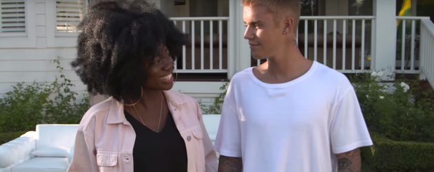 Justin Bieber mit Radiomoderatorin Clara Amfo Justin Bieber mit Radiomoderatorin Clara Amfo
