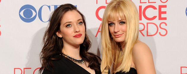 Kat Dennings und Beth Behrs bei den "People's Choice Awards" Kat Dennings und Beth Behrs bei den "People's Choice Awards"