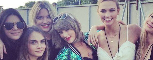 Kendall Jenner, Cara Delevingne, Martha Hunt, Taylor Swift, Karlie Kloss und Gigi Hadid Kendall Jenner, Cara Delevingne, Martha Hunt, Taylor Swift, Karlie Kloss und Gigi Hadid